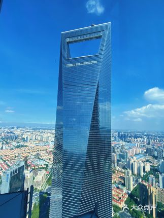 金茂大厦88层观光厅从哪个门口进入（上海金茂大厦88层有吃的吗）