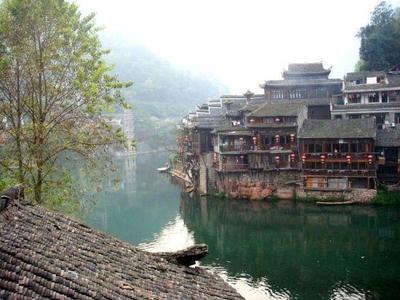 凤凰古城住宿最佳位置（凤凰古城旅游住宿）